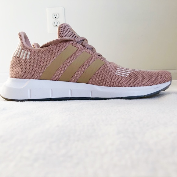 Adidas Swift Run Women’s Ashpea & White Sneaker Running Shoe, size 9 Medium - Picture 3 of 16